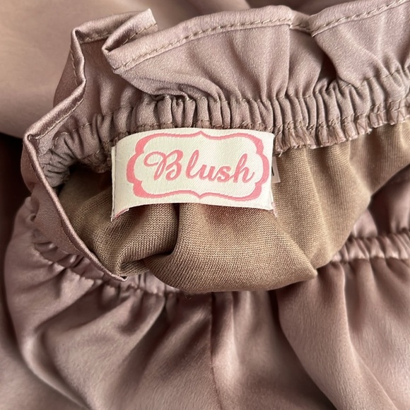 BLUSH Satiny Off-Shoulder Puff Sleeve Lined Dress in Blush, Size M - Picture 9 of 11